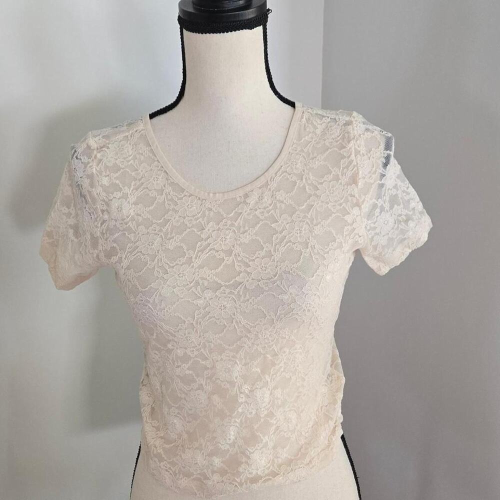 Forever 21 cream lace blouse short sleeve M